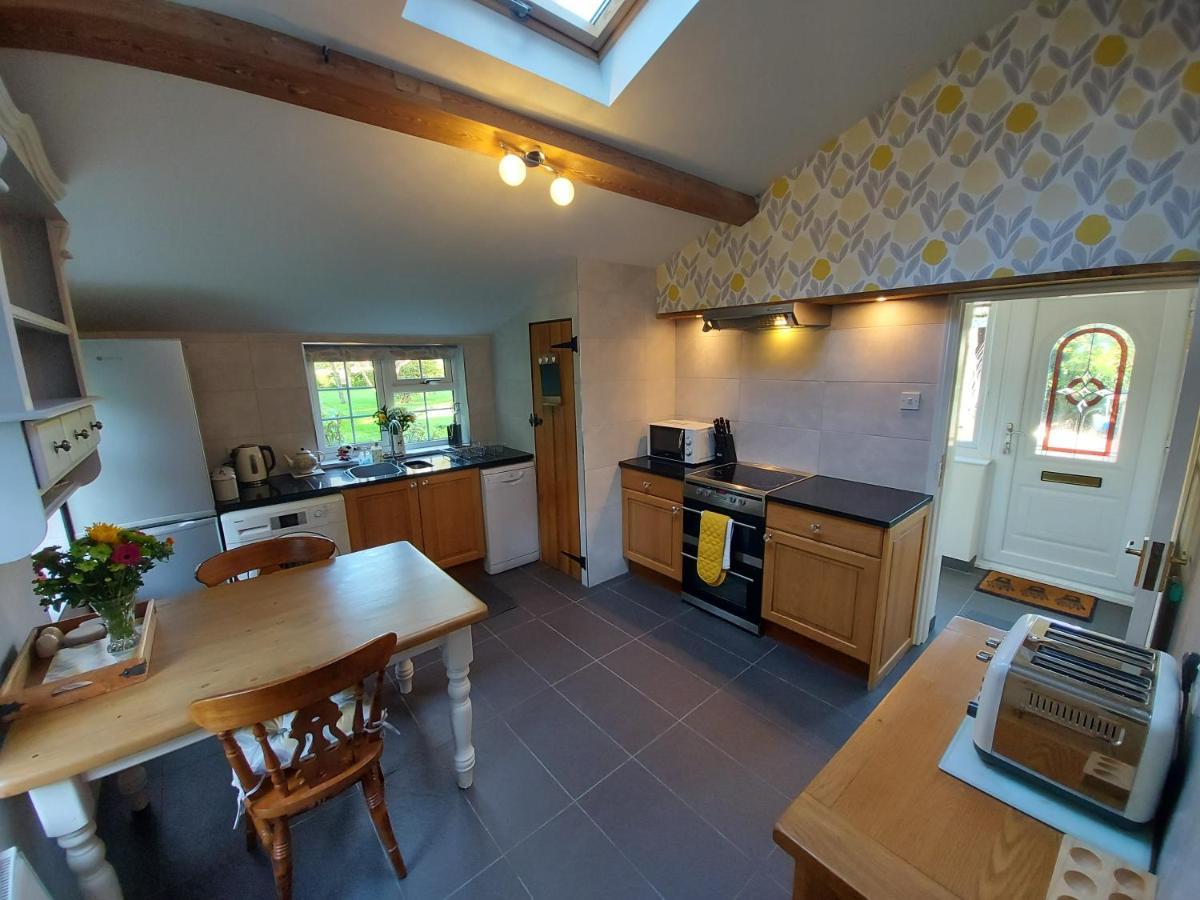 Saughall Mill Farm Cottage Chester Exterior photo